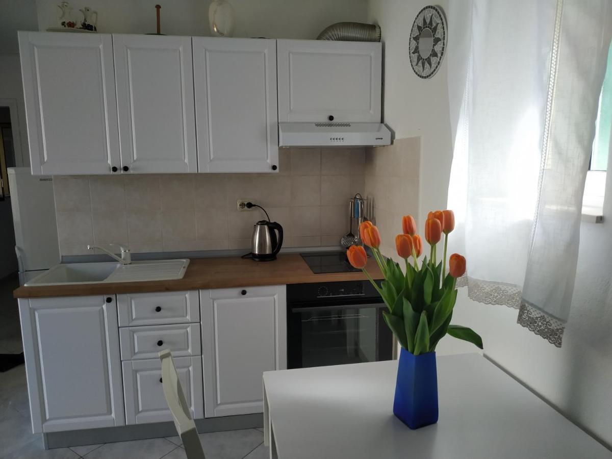 Apartment Zdenka Veli Losinj Luaran gambar