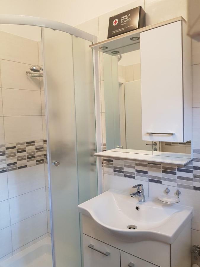 Apartment Zdenka Veli Losinj Luaran gambar